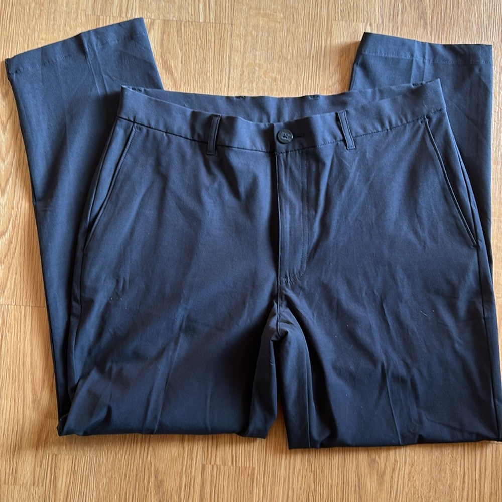 Men’s Callaway Golf Pants 34x30. Black front & back pockets - Picture 2 of 9